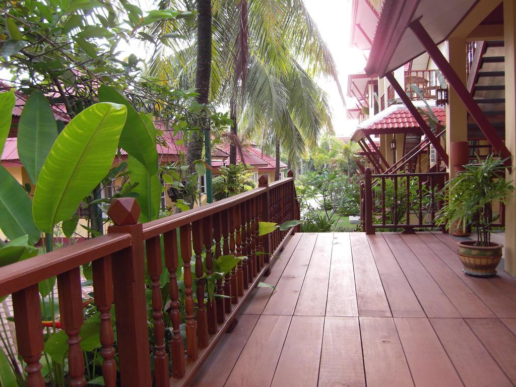 Palm Village Rawai Exterior photo